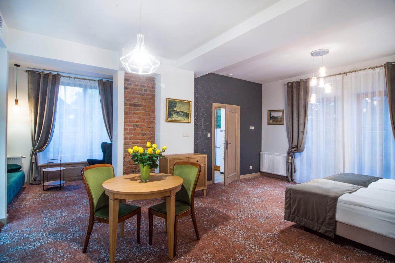 Hotel Dwa Ksiezyce Kazimierz Dolny Buitenkant foto