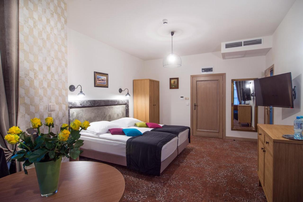 Hotel Dwa Ksiezyce Kazimierz Dolny Buitenkant foto