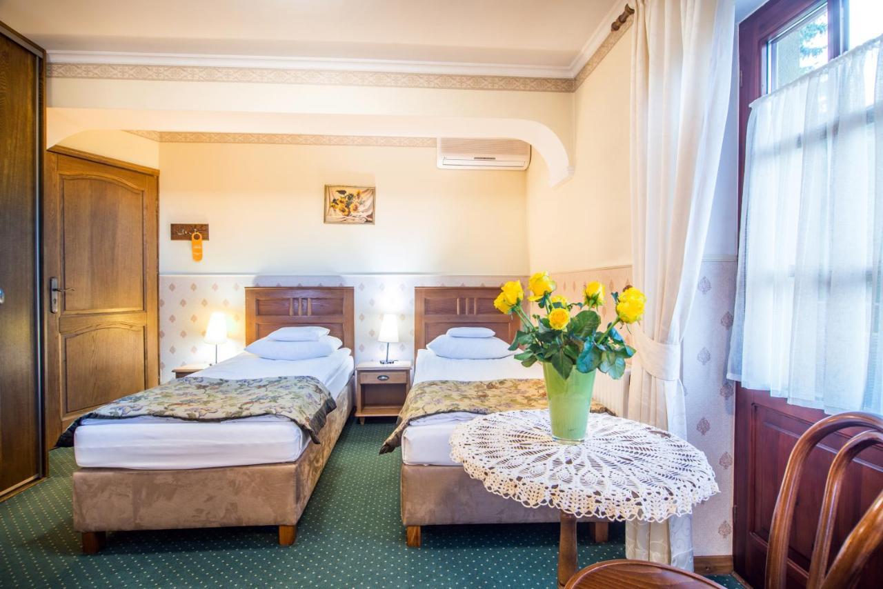 Hotel Dwa Ksiezyce Kazimierz Dolny Buitenkant foto