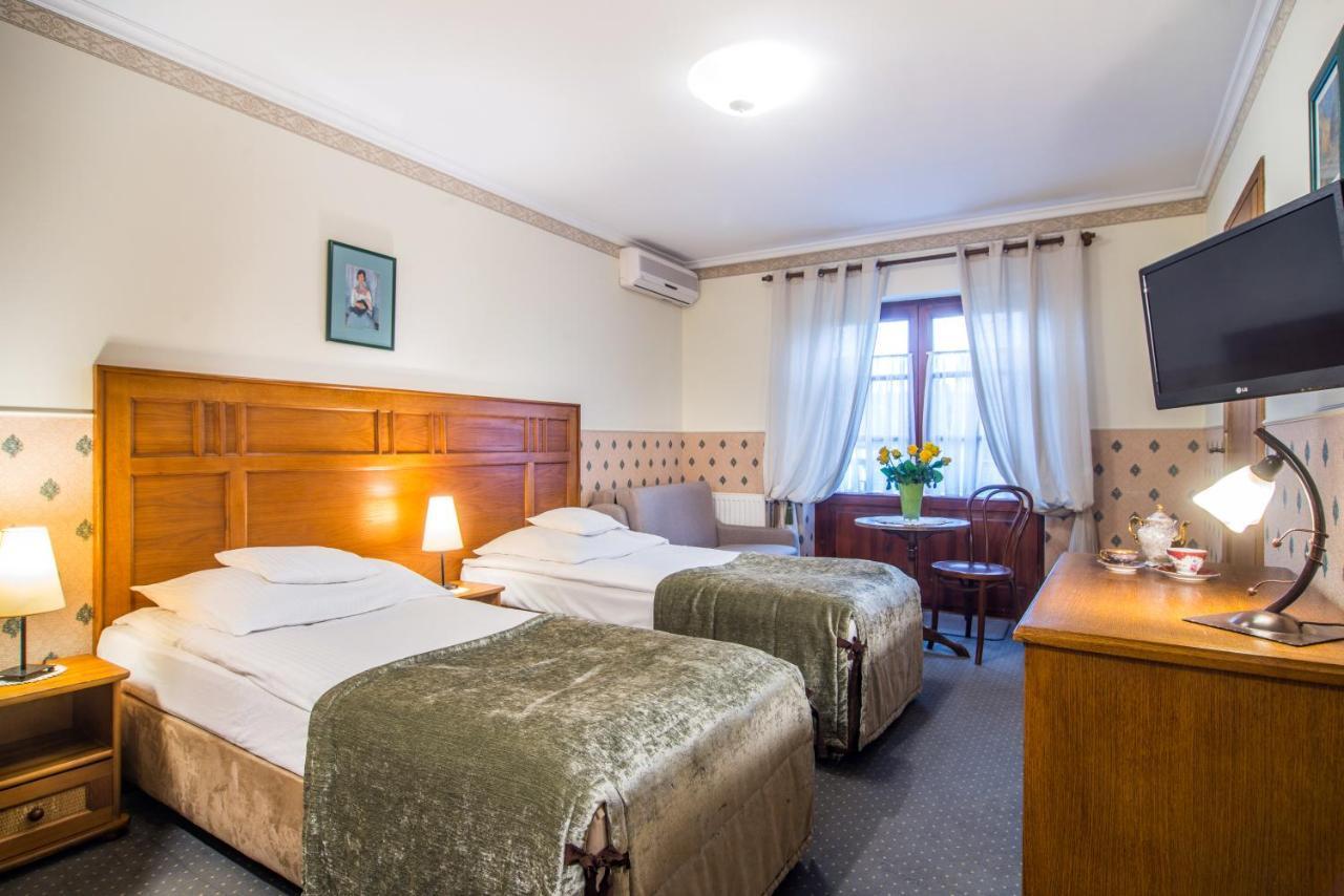 Hotel Dwa Ksiezyce Kazimierz Dolny Buitenkant foto