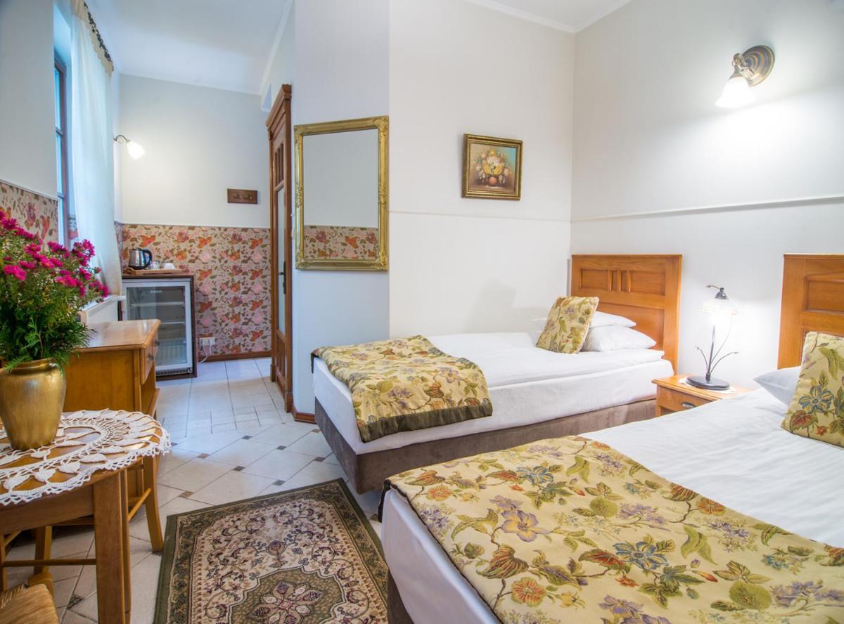 Hotel Dwa Ksiezyce Kazimierz Dolny Buitenkant foto