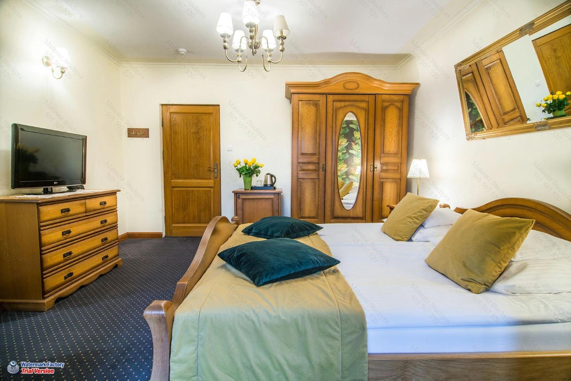 Hotel Dwa Ksiezyce Kazimierz Dolny Buitenkant foto