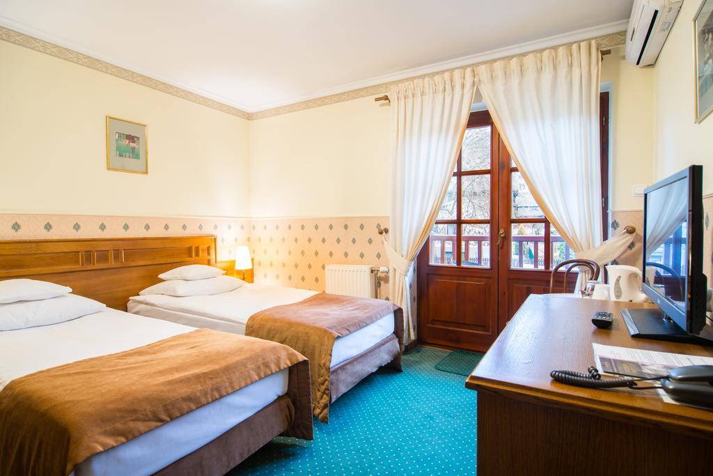 Hotel Dwa Ksiezyce Kazimierz Dolny Buitenkant foto